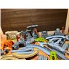Image 2 : Kids Building Toys
