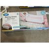Image 2 : regalo Swing Down Bed Rails
