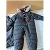Image 3 : Canadiana Winter Clothes