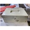 Image 2 : VINTAGE ROLLER DERBY MINI BOARD AND CASH BOX