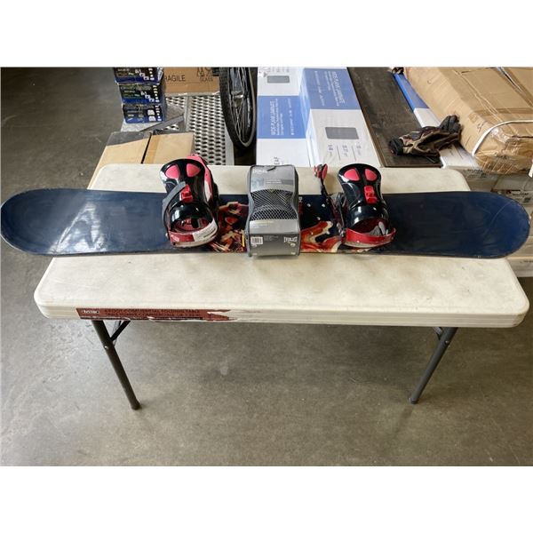 SNOWBOARD AND BINDINGS WITH PAIR OF BOXING GLOVES