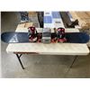 Image 1 : SNOWBOARD AND BINDINGS WITH PAIR OF BOXING GLOVES