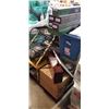 Image 1 : PALLET OF ABANDONED AUCTION ITEMS