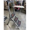 Image 2 : LITTLE GIANT PORTABLE STEP STOOL