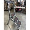 Image 1 : LITTLE GIANT PORTABLE STEP STOOL
