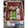 Image 2 : BASKET WITH PEELER, MASHER KITCHEN UTENCILS, DRAIN PLUGS, PIZZA CUTTER, BAG CLIPS AND MORE