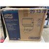 Image 2 : TORK BASIC PAPER WIPER ROLL, WHITE, 2 BOXES CONTAINING 7 ROLLS TOTAL
