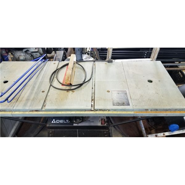 DELTA 8.25" BENCH TOP SAW