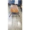 Image 1 : METAL WHEELBARROW