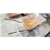 Image 3 : METAL WHEELBARROW