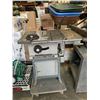 Image 1 : ROCKWELL/BEAVER 1HP TABLE SAW ON STAND