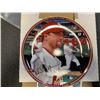 Image 1 : LIMITED EDITION MARK MCGUIRE 'HOME RUN HERO' COLLECTOR PLATE