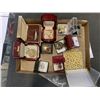 Image 1 : TRAY OF ASSORTED PINS, BROACHES, NECKLACES ETC