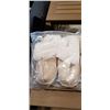 Image 2 : 2 NEW PAIR OF SLIPPERS, SIZE 40-41