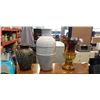 Image 1 : 3 LARGE DECORATIVE VASES