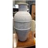Image 2 : 3 LARGE DECORATIVE VASES