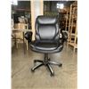 Image 1 : BLACK ROLLING OFFICE CHAIR