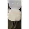 Image 2 : ROLLING WHITE IKEA CHAIR