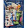 Image 2 : BASKET WITH PEELER, MASHER KITCHEN UTENCILS, DRAIN PLUGS, PIZZA CUTTER, BAG CLIPS AND MORE