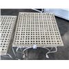 Image 2 : 2 METAL DECORATIVE END TABLES