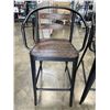 Image 2 : 2 HAMPTON BAY METAL PATIO BAR STOOLS