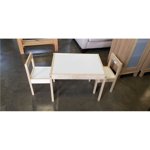 KIDS TABLE WITH 2 CHAIRS