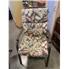 Image 2 : GLASS TOP PATIO TABLE WITH 4 CHAIRS