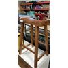 Image 2 : WOODEN STOOL AND DECORATIVE SUITCASE