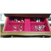 Image 2 : JEWELRY BOX WITH CONTENTS