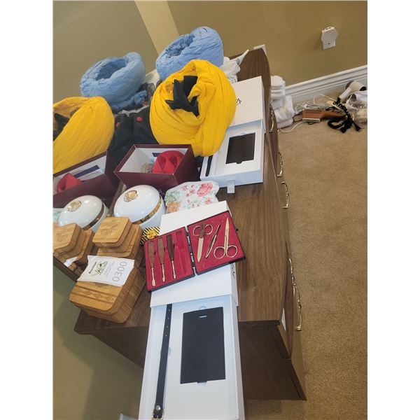 Curio Boxes, Turbans A