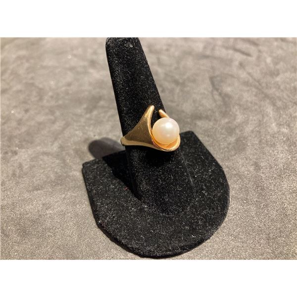 14KT Gold and Pearl Ring