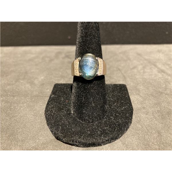 10kt Gold Ring With Labradorite and Diamonds