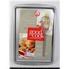 Image 1 : NEW BAKING SHEET WITH WISK