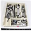 Image 1 : FLATWARE SET IN TRAY