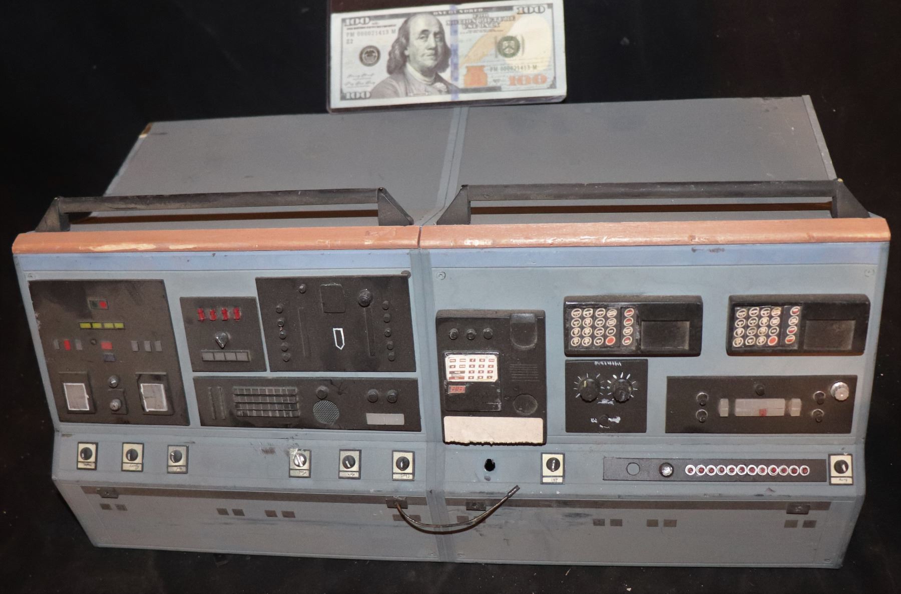 GODZILLA CONTROL ROOM COMPUTER MINIATURE SCREEN USED 2