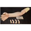 Image 1 : SALEM'S LOT BLOODY SILICONE BARLOW VAMPIRE ARM WITH SEVERED FINGERS NO RESERVE