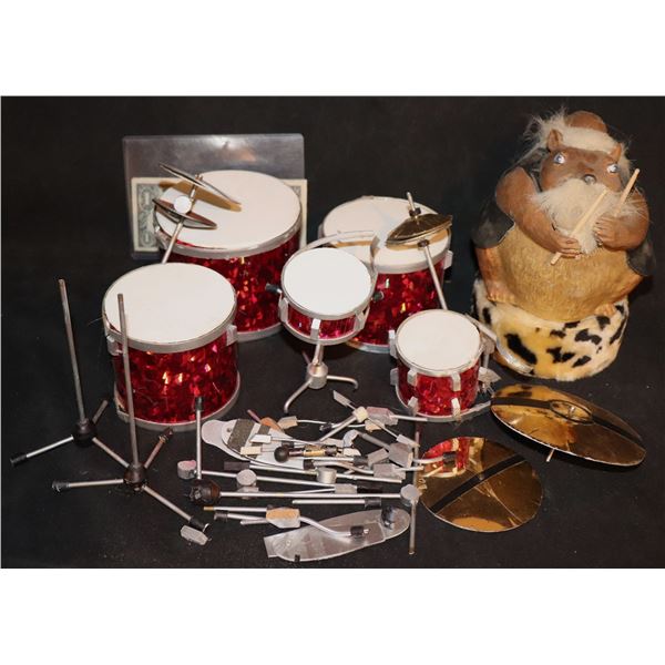 BIG BROTHER BENNY THE BB SQUIRREL DRUMMER WITH DRUM KIT SCREEN MATCHED