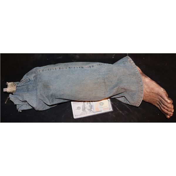 SILICONE SEVERED LEG WITH WOUND CHIODO BROTHERS