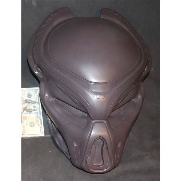 PREDATOR THE ALIEN FUGITIVE HELMET CLEAN MASTER CASTING