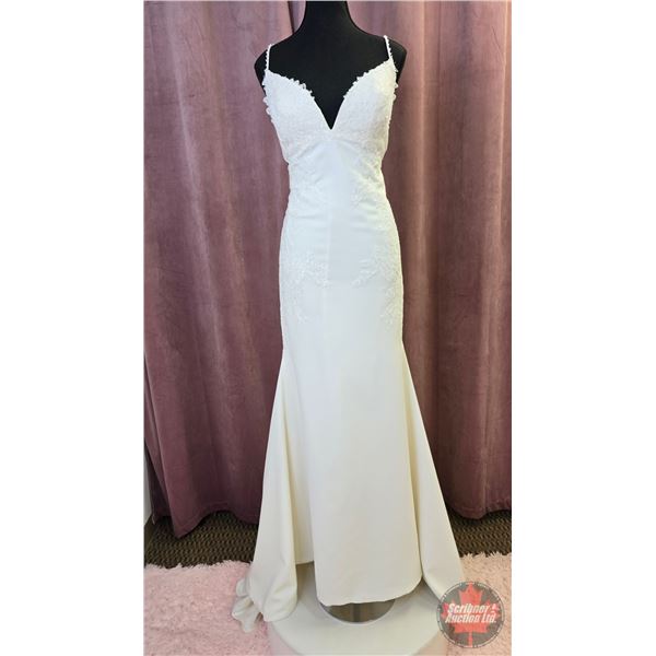 WEDDING GOWN : Size 10 : Justin Alexander : 44329 : Ivory