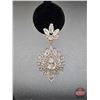 Image 2 : ACCESSORY : Earrings w/Stand : Bridal Classics