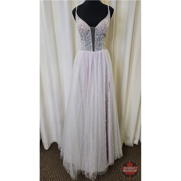 GRAD GOWN : Size 10 : Alyce Paris : 60902 : Diamond White/Cashmere