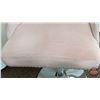 Image 10 : FIXTURE : Pink Velvet Tufted Bar Stool
