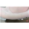 Image 7 : FIXTURE : Pink Velvet Tufted Bar Stool
