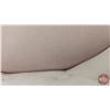 Image 8 : FIXTURE : Pink Velvet Tufted Bar Stool