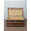 Image 2 : FIXTURE : Antique Trunk Slat Wood Trunk