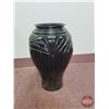 Image 3 : FIXTURE : Black Vase w/Flower Motif