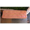 Image 2 : FIXTURE : Pink Velvet Tufted Bench