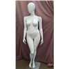 Image 1 : FIXTURE : Plastic Plus Sized Female Full Body Mannequin