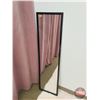 Image 2 : FIXTURE : Mirror w/Black Frame